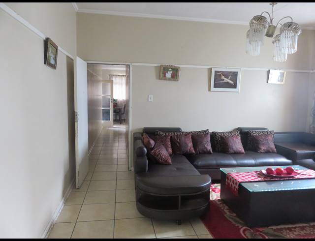 2 BEDROOM FLAT FOR SALE IN MUCKLENEUK
